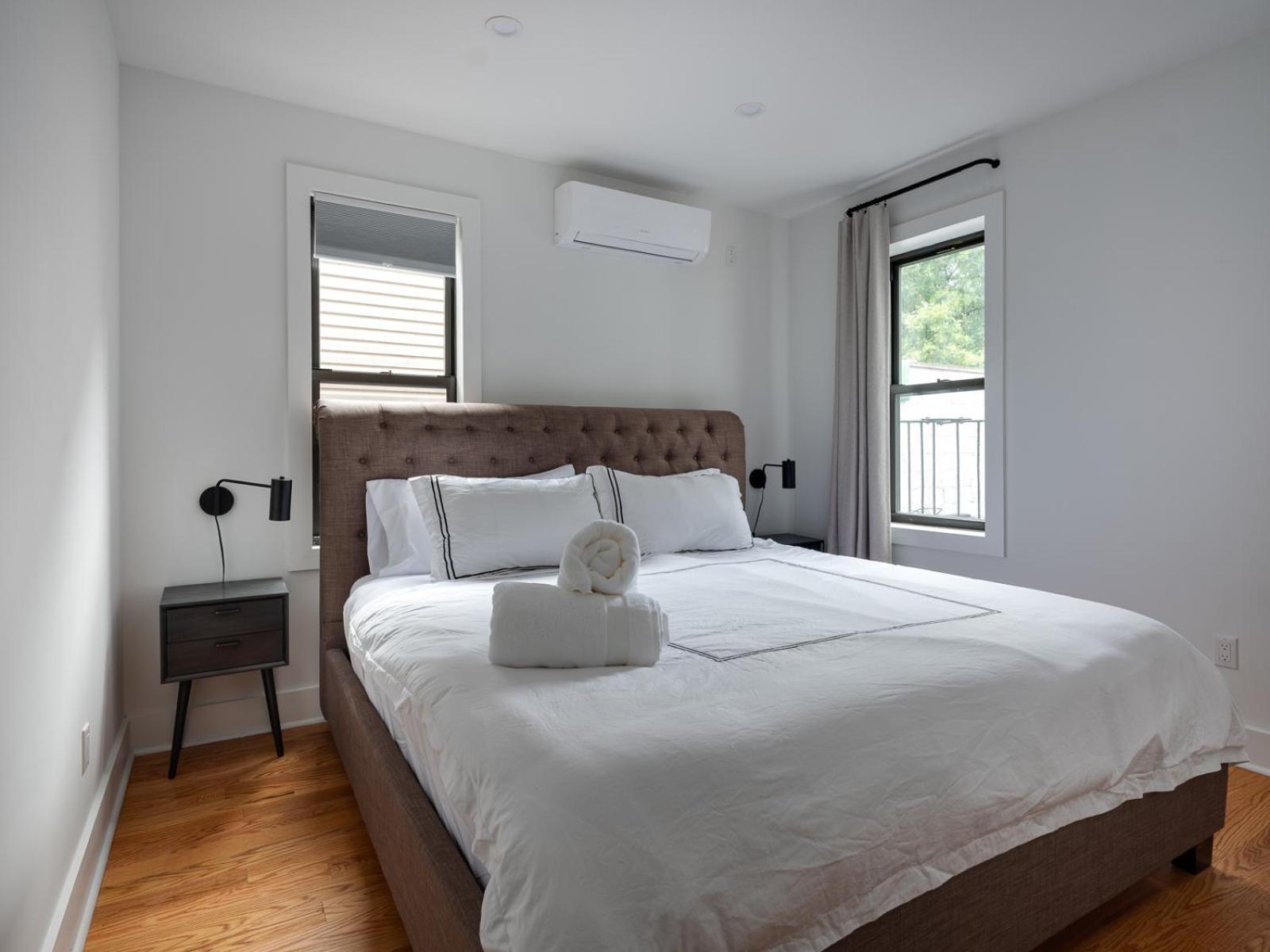 Three Bedroom Brooklynite Suite! نيو يورك المظهر الخارجي الصورة